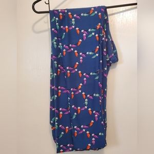 Tall and Curvy Christmas lights Lularoe Leggings